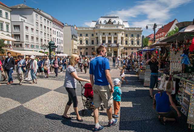 Làm hồ sơ thường trú, định cư tại Slovakia không quá khó khăn