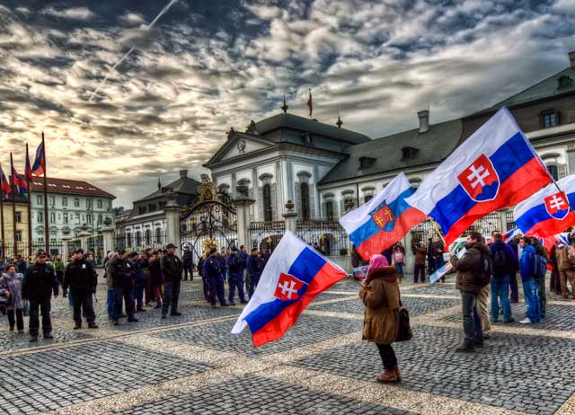 Người đến định cư tại Slovakia được hưởng các quyền lợi như người bản địa